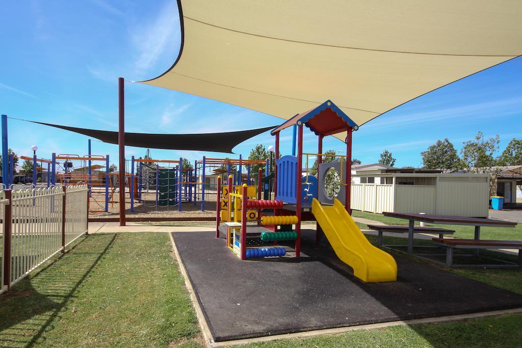 Hotel Sun Country Lifestyle Park Mulwala Esterno foto