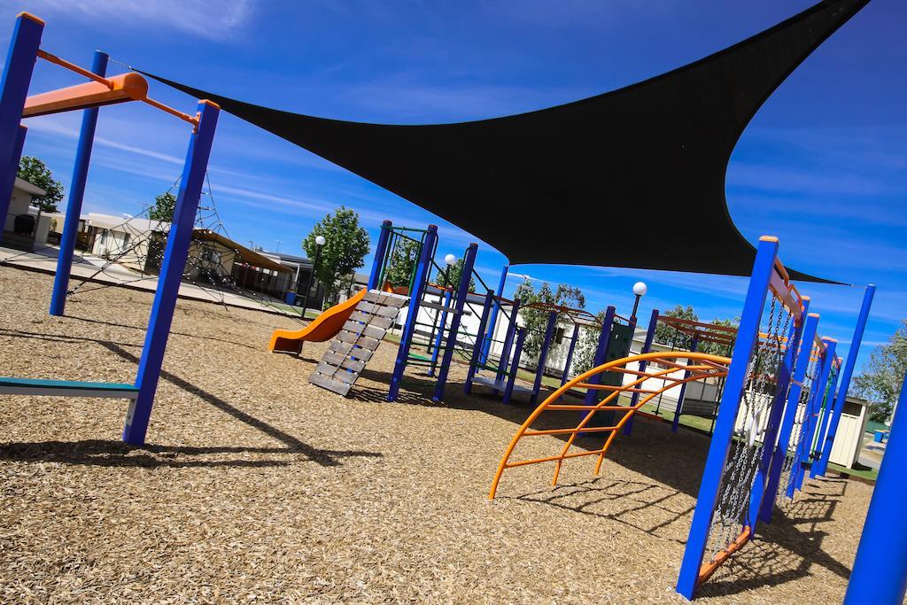 Hotel Sun Country Lifestyle Park Mulwala Esterno foto
