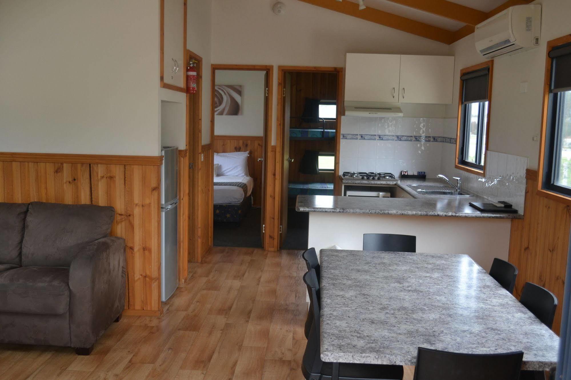 Hotel Sun Country Lifestyle Park Mulwala Esterno foto