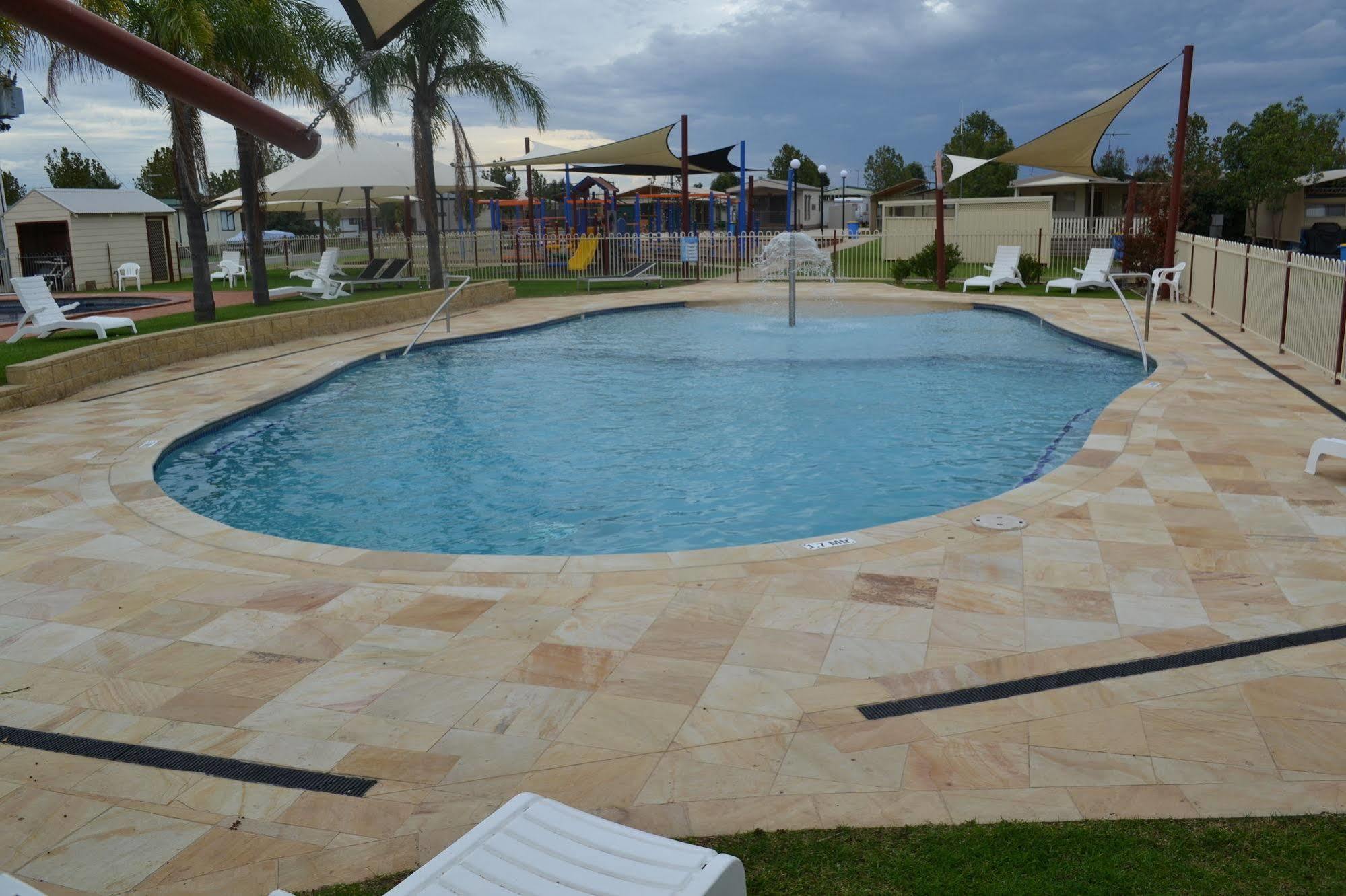 Hotel Sun Country Lifestyle Park Mulwala Esterno foto