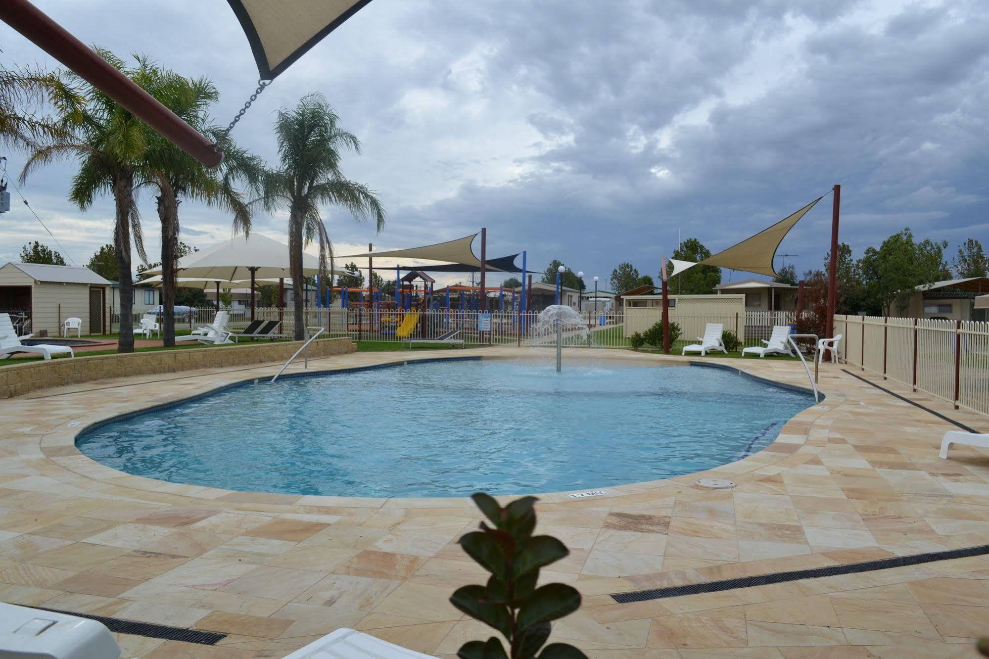 Hotel Sun Country Lifestyle Park Mulwala Esterno foto