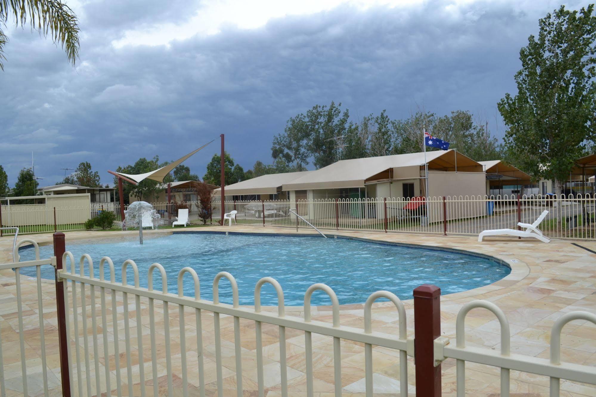 Hotel Sun Country Lifestyle Park Mulwala Esterno foto
