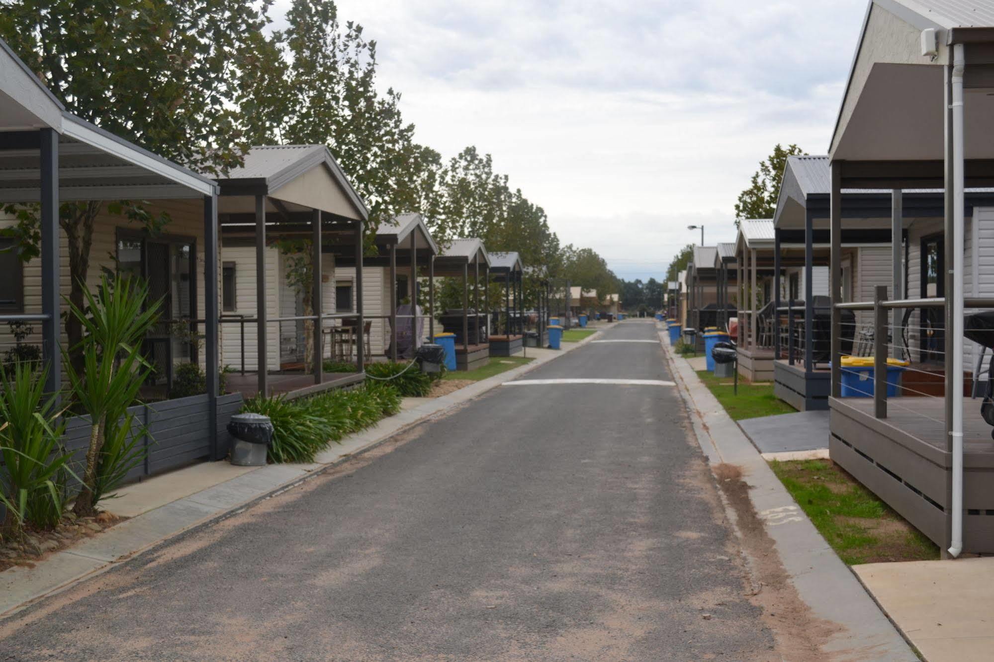 Hotel Sun Country Lifestyle Park Mulwala Esterno foto